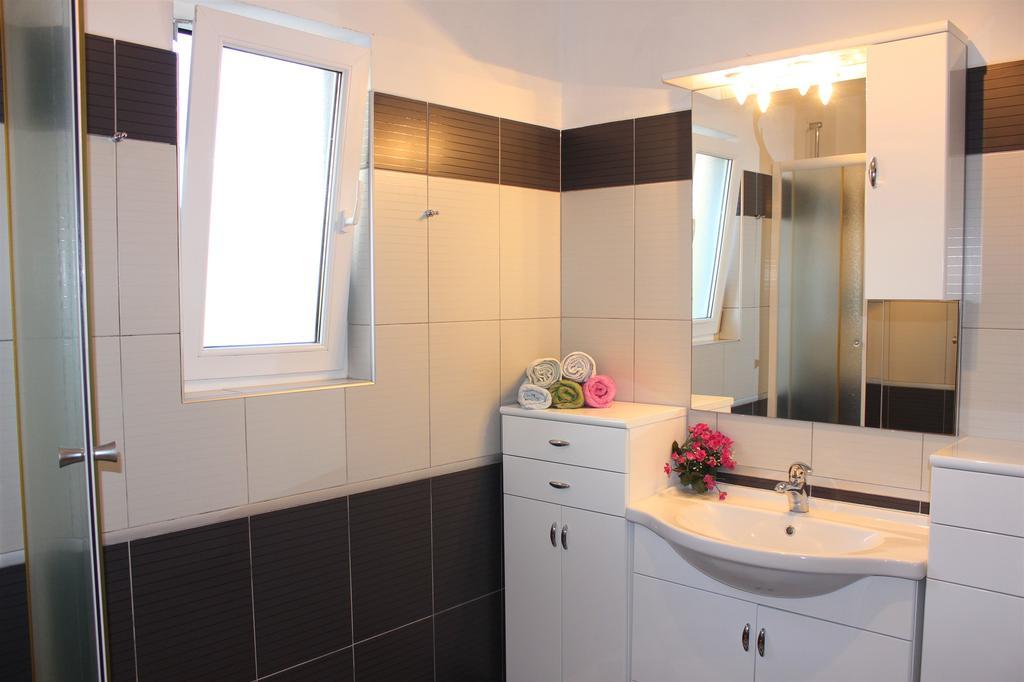 Apartments Bluesun أوميس المظهر الخارجي الصورة