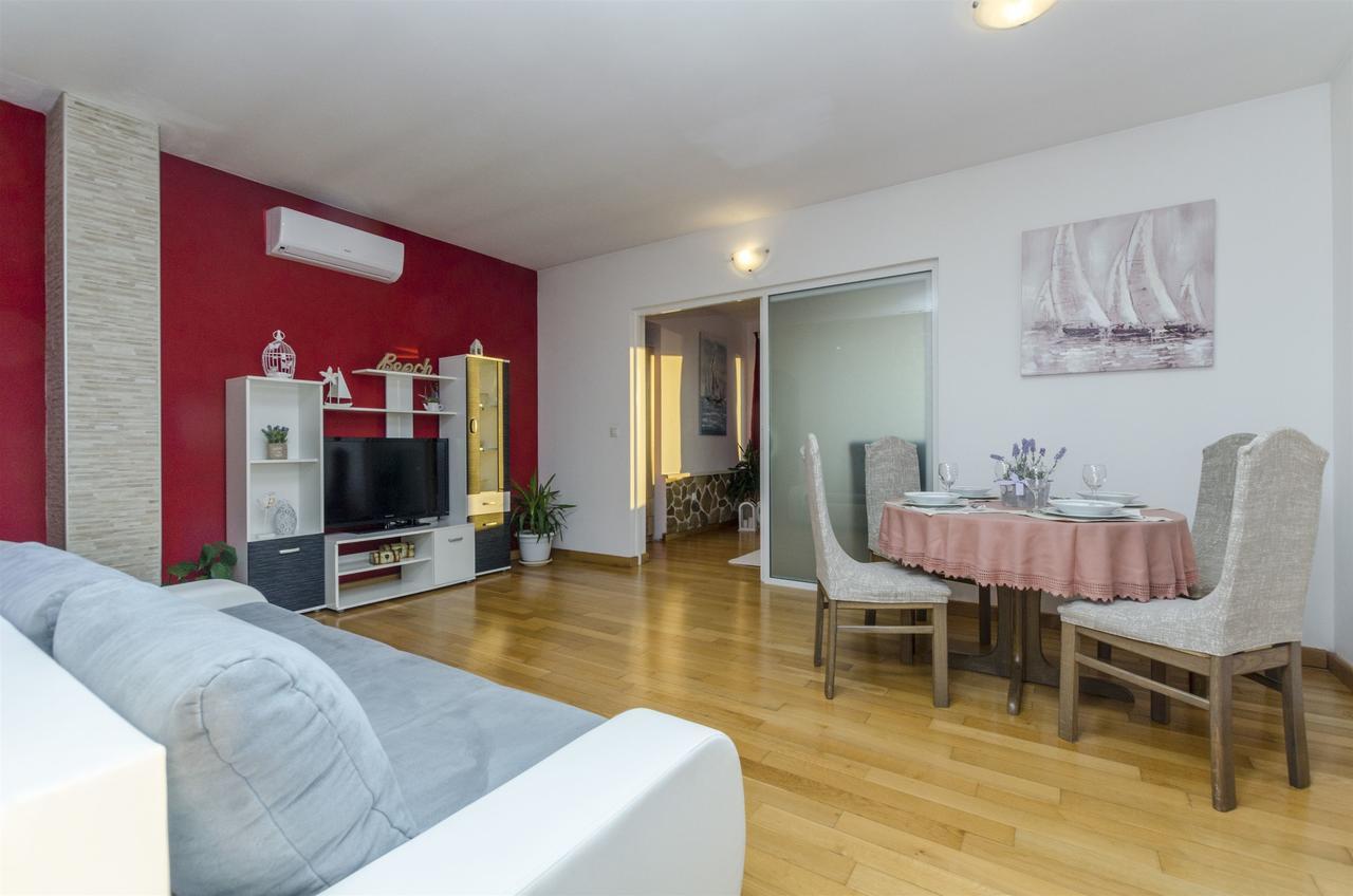 Apartments Bluesun أوميس المظهر الخارجي الصورة